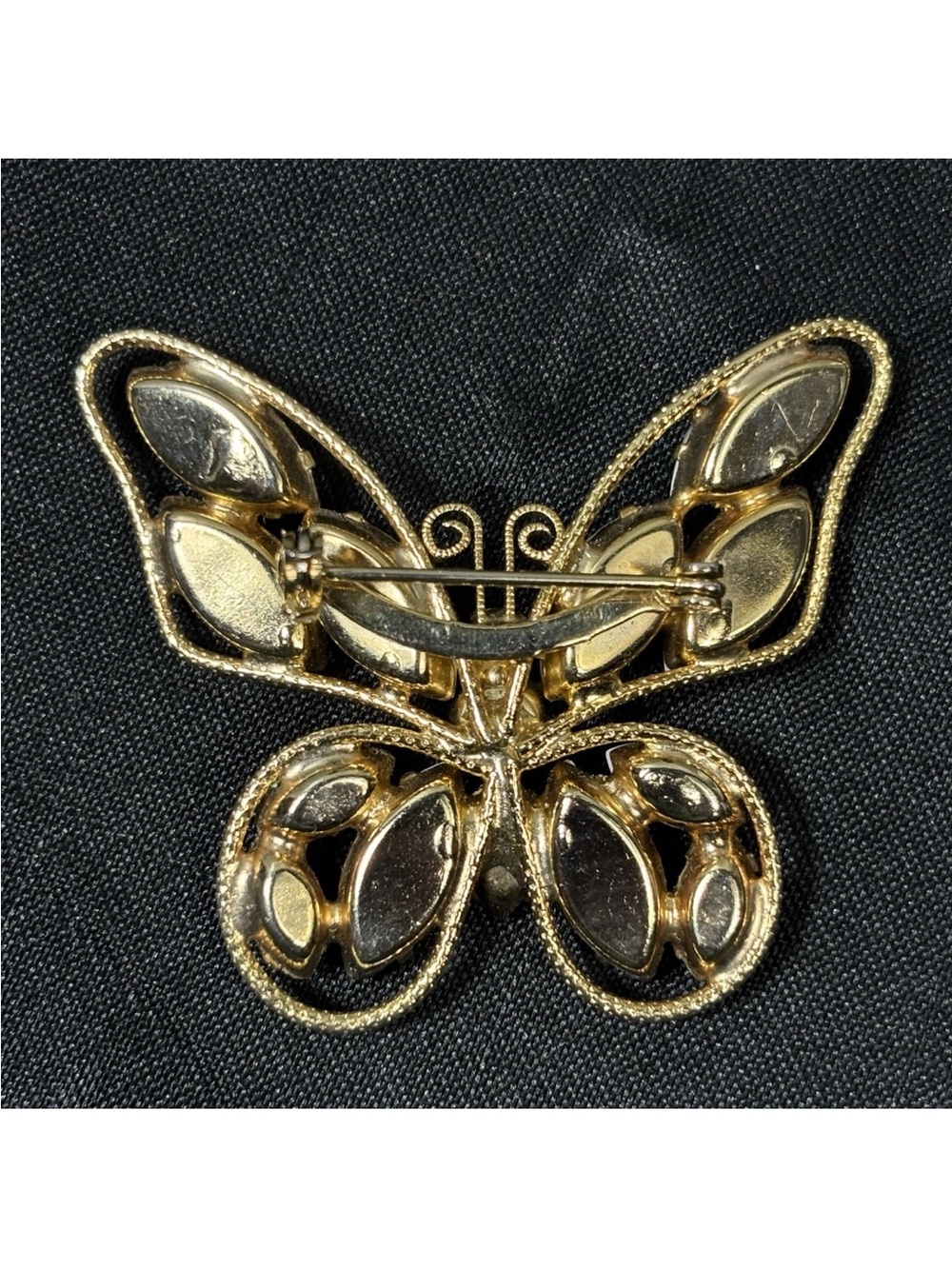 Vintage Butterfly Brooch Milk Glass Stones Gold-tone 2" x 1.75" - Picture 2 of 14